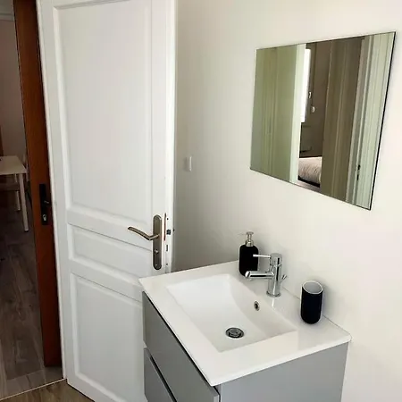 Venise - Belle Maison Avec Exterieur A Appartement Reims
